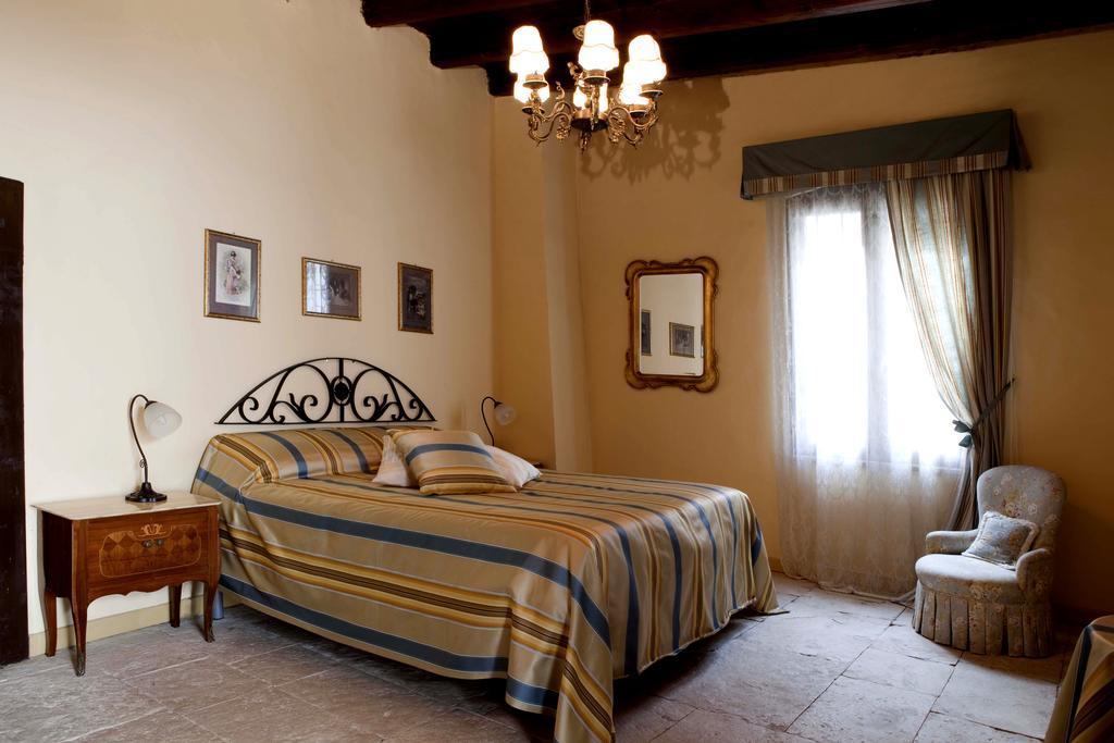 Palazzo Antica Via Appia Bed and Breakfast Bitonto Værelse billede